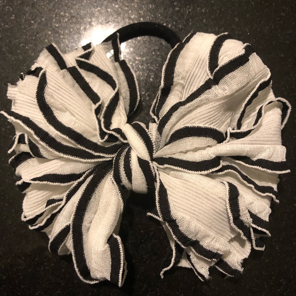 White w/ Black Trim Messy Bow On Nylon